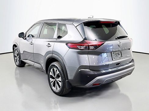 Used 2022 Nissan Rogue SV image 5