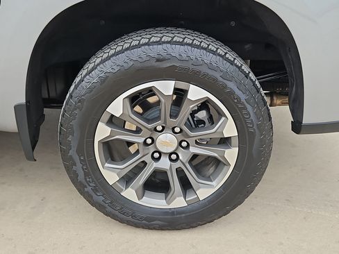 Certified 2024 Chevrolet Silverado 1500 High Country w/ Technology Package image 33