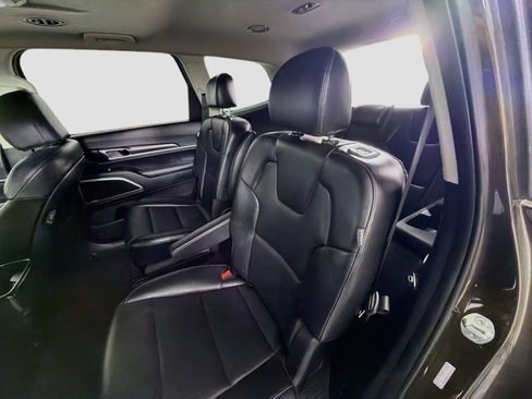 Used 2025 Kia Telluride S AWD/4WD image 29