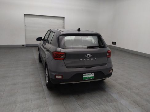 Used 2020 Hyundai Venue SE image 6