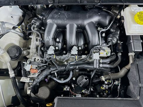 Used 2025 Nissan Pathfinder SV image 33