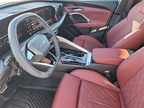 New 2025 Audi SQ5 Prestige image 11