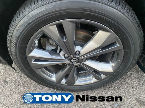 Used 2019 Nissan Murano Platinum w/ Cargo Package image 27