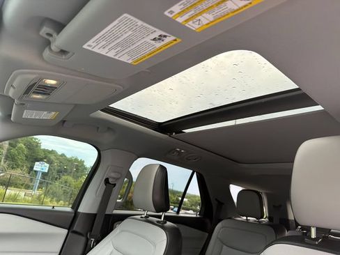 Used 2021 Ford Explorer XLT w/ Equipment Group 202A RWD image 35