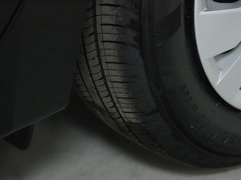 Certified 2025 Nissan Versa S w/ Trunk Package image 34