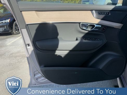 New 2026 Volvo XC90 B6 Plus w/ Protection Package Premier image 11