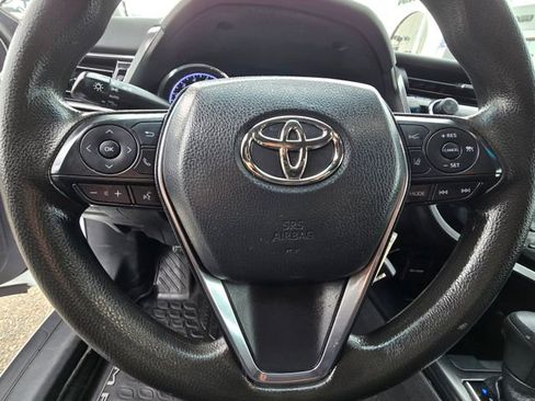 Used 2019 Toyota Camry LE FWD image 13