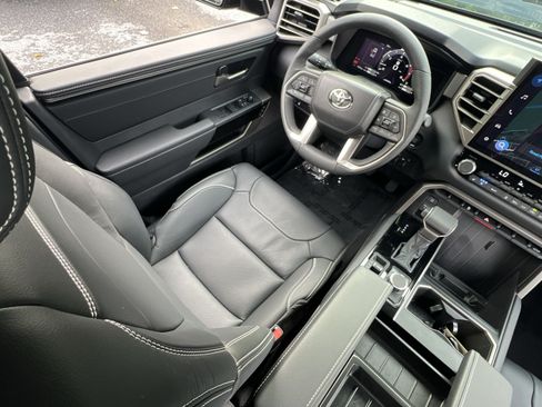 Used 2026 Toyota Tundra Limited AWD/4WD image 16