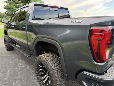 Used 2020 GMC Sierra 1500 Elevation w/ Elevation Value Package AWD/4WD image 14