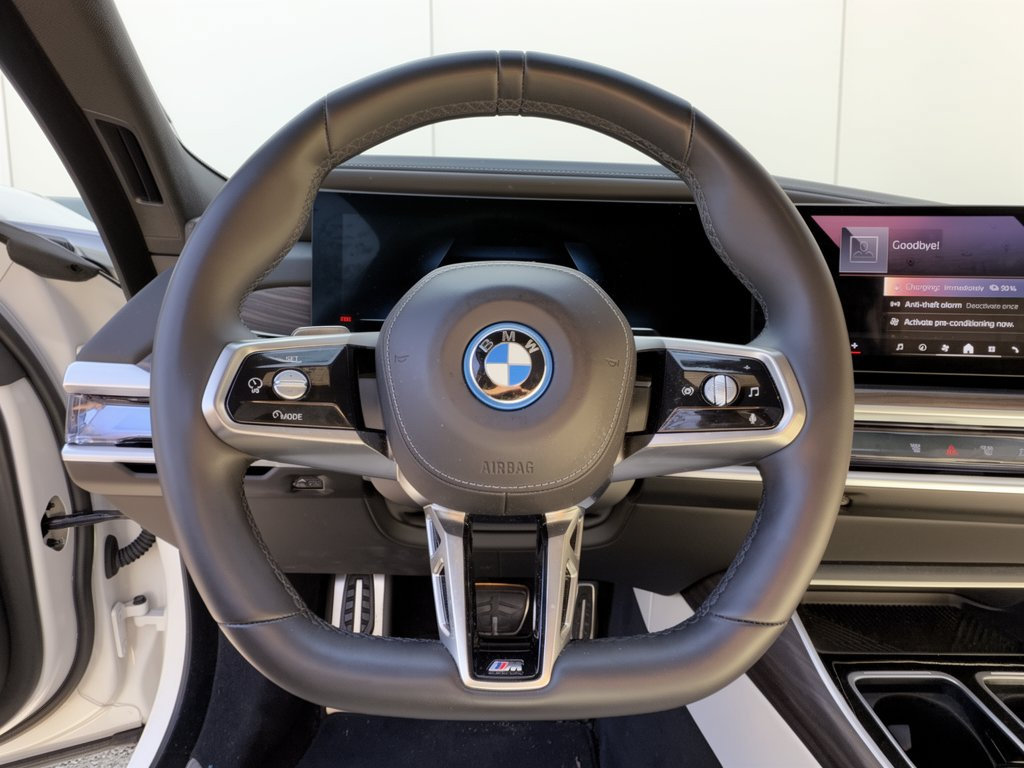 Used 2024 BMW i7 xDrive60 w/ Premium Package AWD/4WD image 10