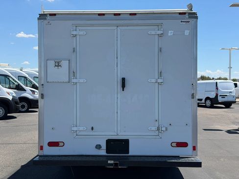 Used 2018 Chevrolet Express 3500 w/ Chrome Appearance Package RWD image 5