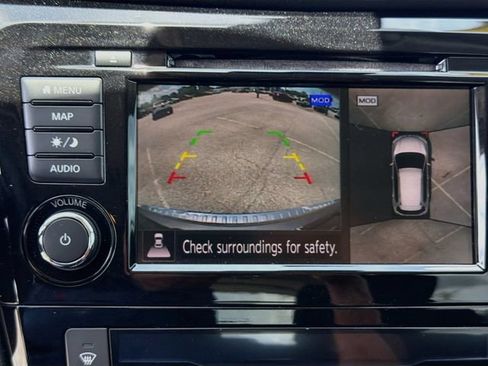 Used 2019 Nissan Rogue SV w/ Premium Package FWD image 31