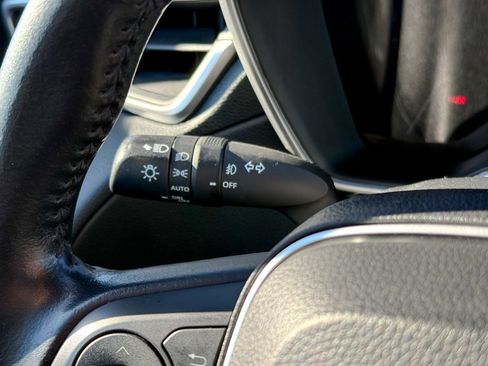 Used 2022 Toyota Corolla Cross XLE w/ Convenience Package image 25