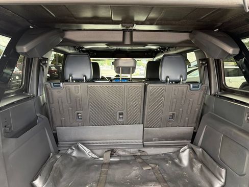 Used 2024 Ford Bronco Outer Banks AWD/4WD image 9