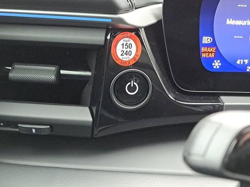 Used 2025 Porsche Macan 4S Electric image 27