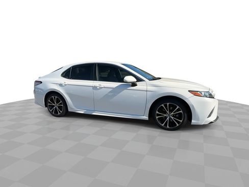 Used 2019 Toyota Camry SE FWD image 9