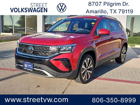 Certified 2022 Volkswagen Taos SE image 1