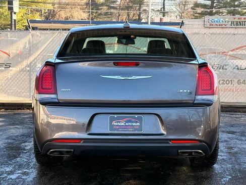 Used 2016 Chrysler 300 S w/ 300S Premium Group image 10