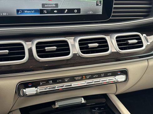 Used 2022 Mercedes-Benz GLS 580 4MATIC image 29