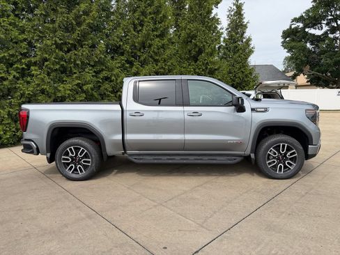 New 2026 GMC Sierra 1500 AT4 w/ AT4 Preferred Package AWD/4WD image 32