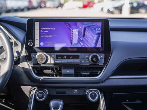 Certified 2025 Toyota Grand Highlander FWD image 14