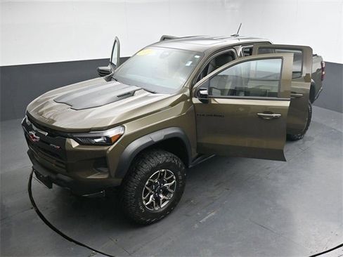 Used 2025 Chevrolet Colorado ZR2 w/ Technology Package image 33