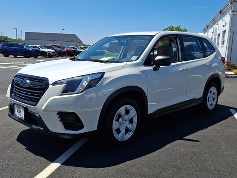 Certified 2023 Subaru Forester AWD/4WD image 3