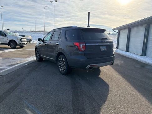 Used 2017 Ford Explorer Platinum image 5