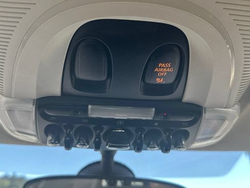 Used 2016 MINI Cooper 4-Door Hardtop FWD image 19