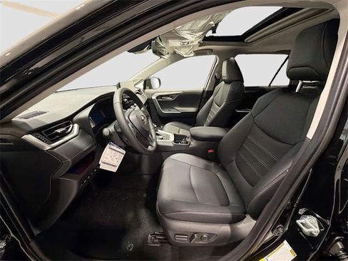 New 2025 Toyota RAV4 Limited image 17