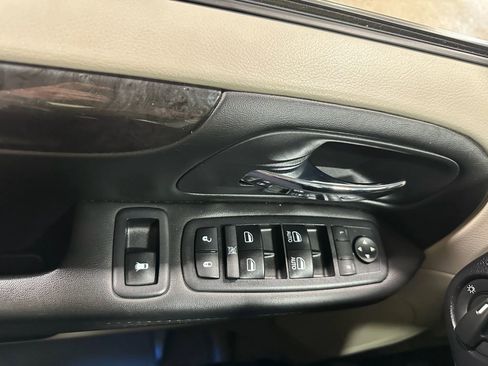 Used 2017 Dodge Grand Caravan SE w/ Power Window Group image 51