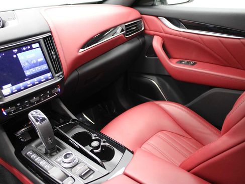 Used 2022 Maserati Levante GT image 24