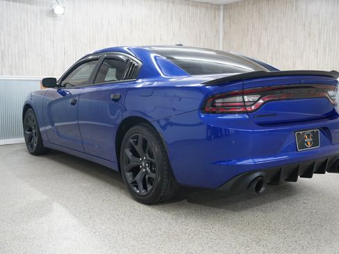 Used 2020 Dodge Charger SXT w/ Blacktop Package image 7
