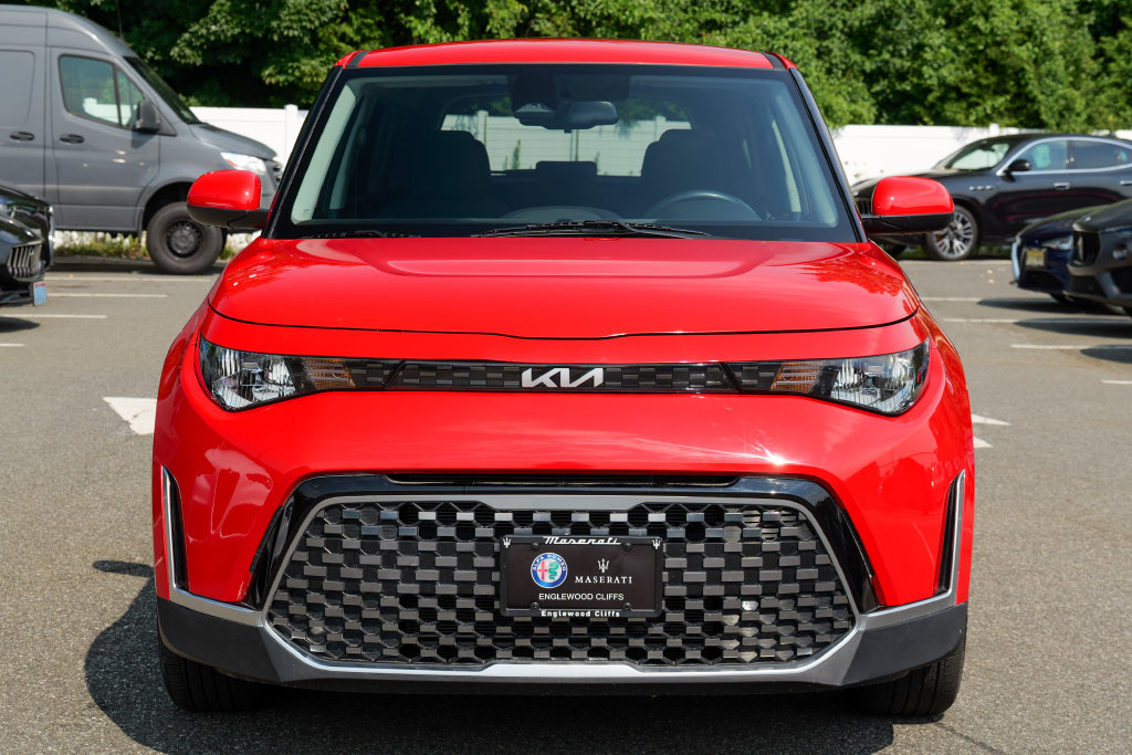 Used 2023 Kia Soul EX FWD image 2