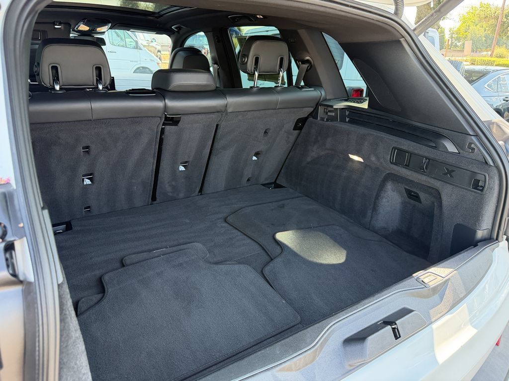 Used 2025 BMW X5 xDrive50e AWD/4WD image 29
