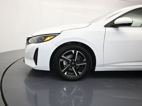 Used 2024 Nissan Sentra SV FWD image 9