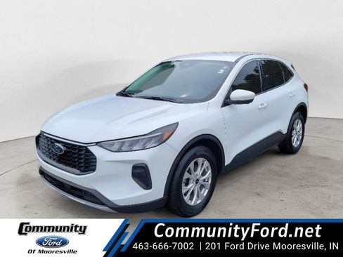 Used 2023 Ford Escape Active w/ Tech Pack #2 AWD/4WD image 1