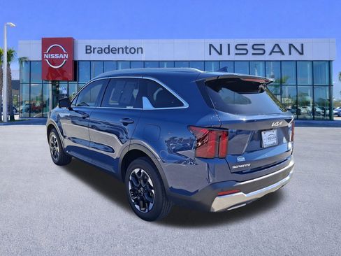 Used 2024 Kia Sorento S w/ Panoramic Sunroof Package image 7