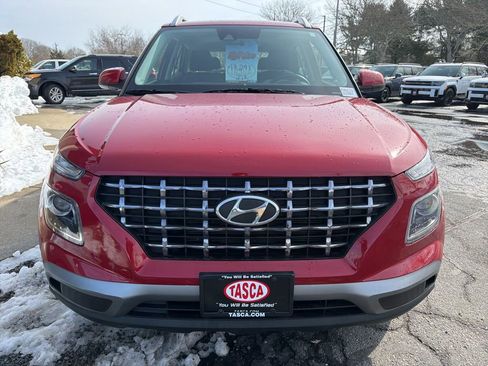 Used 2022 Hyundai Venue SEL w/ Cargo Package image 2