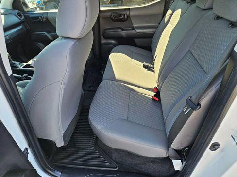 Used 2022 Toyota Tacoma SR AWD/4WD image 12