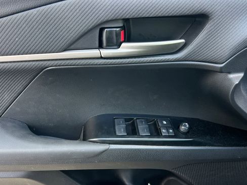 Used 2025 Toyota Camry SE image 15