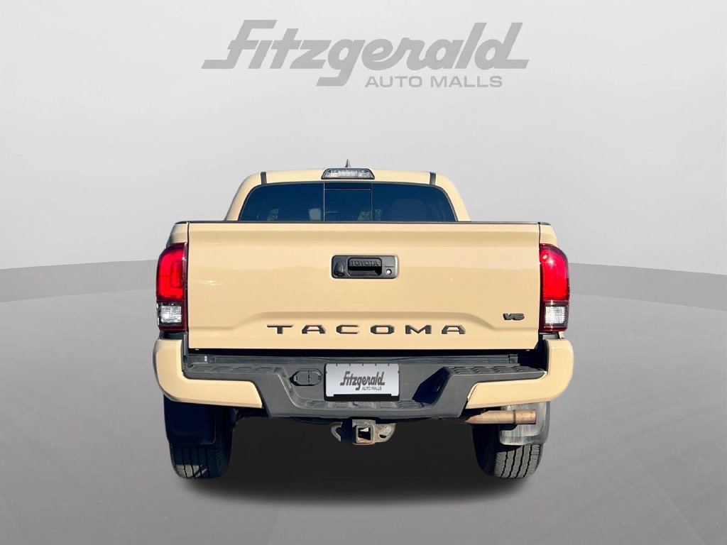Used 2019 Toyota Tacoma TRD Sport AWD/4WD image 15