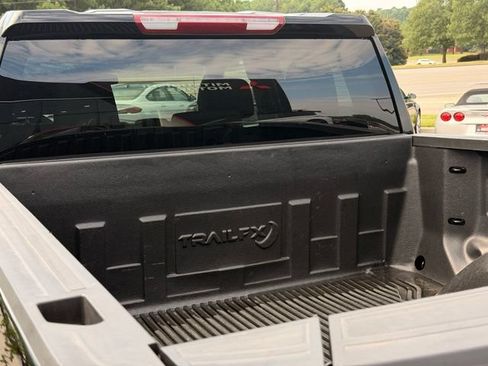 Used 2025 GMC Sierra 1500 SLT AWD/4WD image 12
