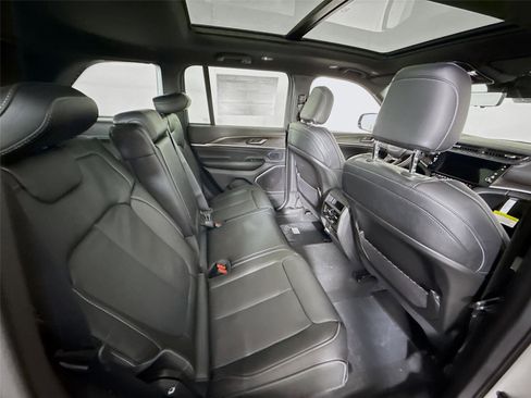 New 2026 Jeep Grand Cherokee Limited AWD/4WD image 22