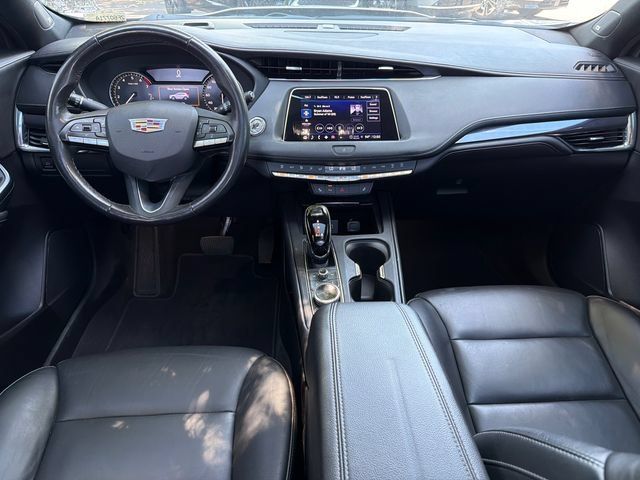 Used 2023 Cadillac XT4 Luxury w/ LPO, Onyx Lite Package FWD image 23