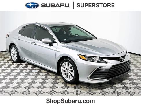 Used 2022 Toyota Camry LE image 1
