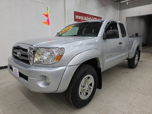 Used 2010 Toyota Tacoma 4x4 Access Cab V6 image 3