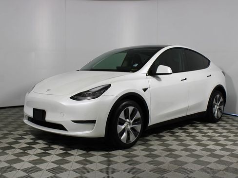 Used 2021 Tesla Model Y Long Range image 28