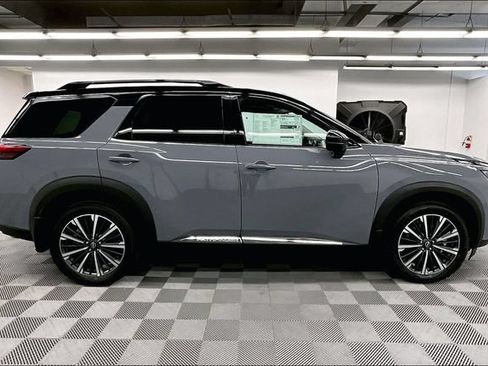 New 2026 Nissan Pathfinder Platinum w/ Lighting Package AWD/4WD image 19