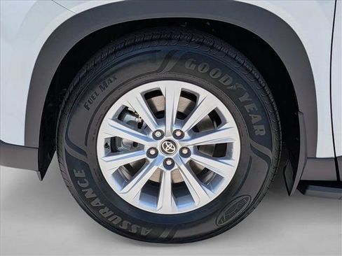New 2026 Toyota Grand Highlander FWD image 10